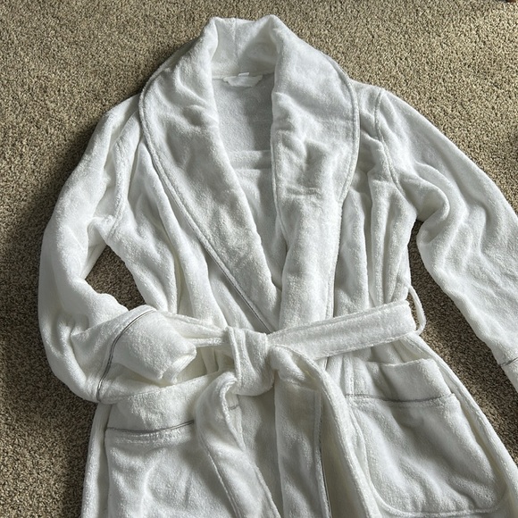 NWT Hotel Collection Robe - Picture 2 of 6